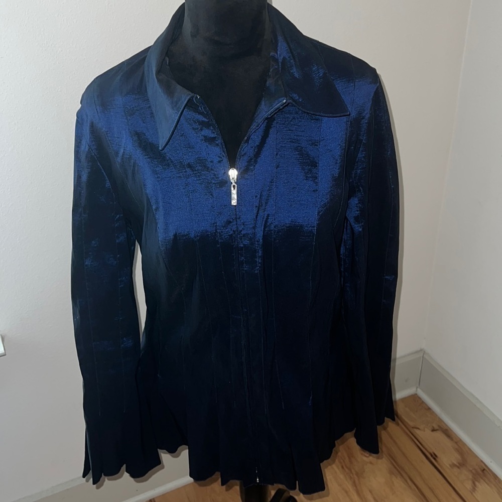 Addition Elle Sz 14 iridescent blue front zipper pleated hem long‎ sleeves top